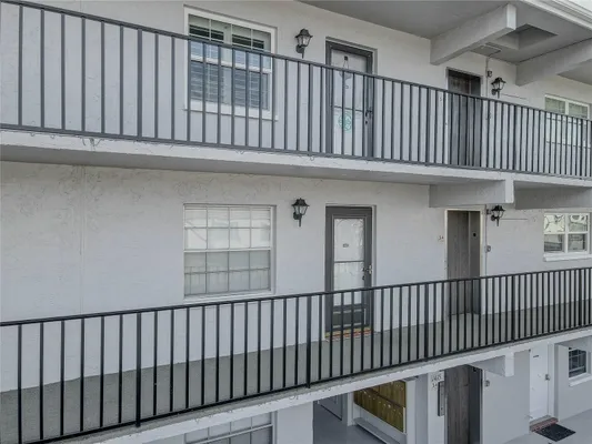 Property Slideshow image 3 of 34 | 1415 doolittle ln 204, Dunedin, FL, 34698