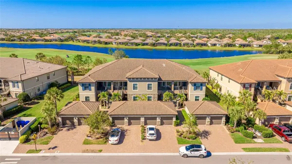 Property Slideshow image 2 of 77 | 13719 messina loop unit 101, Lakewood Ranch, FL, 34211