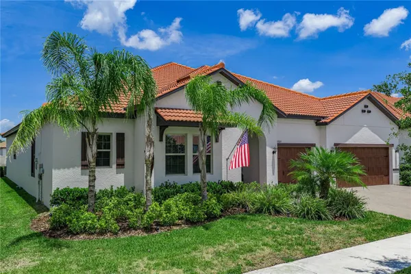 Property Slideshow image 2 of 66 | 5305 windy grove dr, Wimauma, FL, 33598