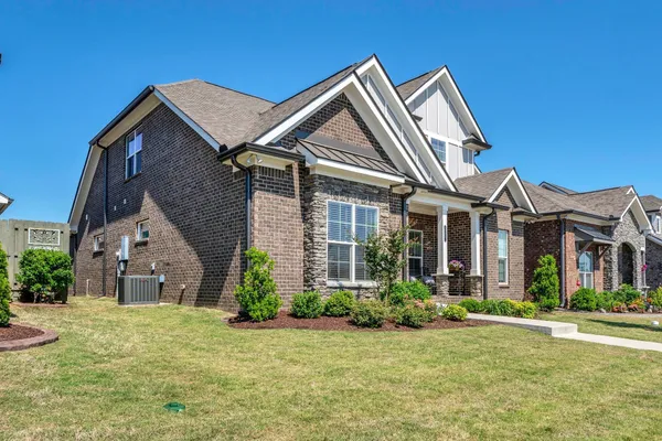 Property Slideshow image 3 of 57 | 6221 crawford dr, Hermitage, TN, 37076