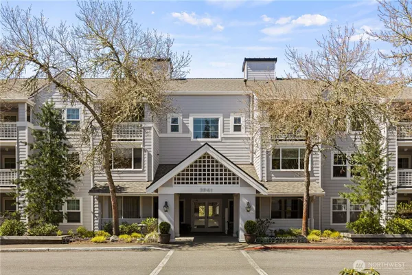 Property Slideshow image 2 of 40 | 3941 226th pl 209, Issaquah, WA, 98029