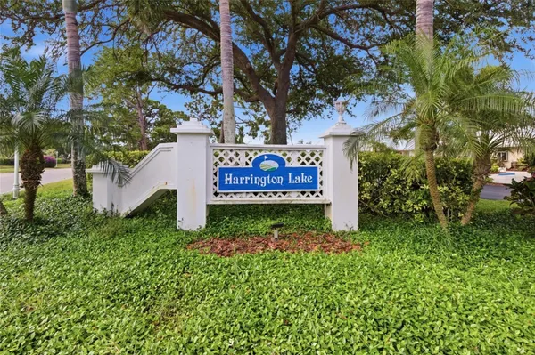 Property Slideshow image 2 of 40 | 795 harrington lake dr 71, Venice, FL, 34293