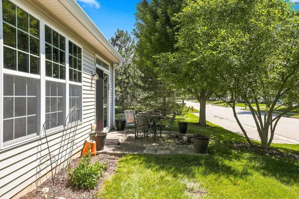 Property Slideshow image 2 of 9 | 13549 delaney rd, Huntley, IL, 60142