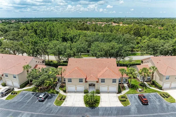 Property Slideshow image 3 of 55 | 7126 cedar hollow cir, Bradenton, FL, 34203