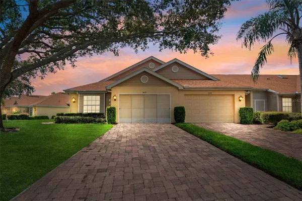 Property Slideshow image 2 of 43 | 2531 new haven cir # 2531, Sun City Center, FL, 33573