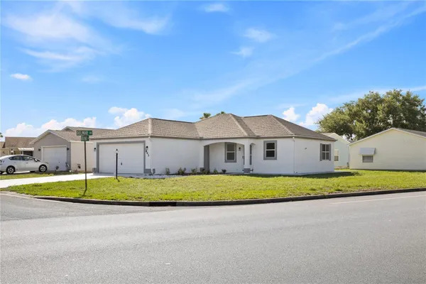 Property Slideshow image 2 of 46 | 843 bolivar st, Lady Lake, FL, 32159