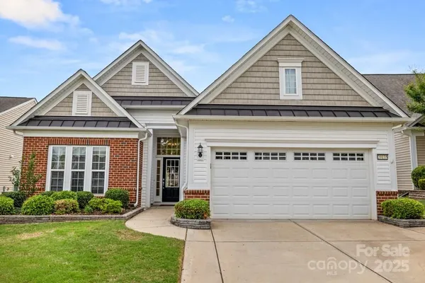 Property Slideshow image 3 of 36 | 20135 dovekie ln, Fort Mill, SC, 29707