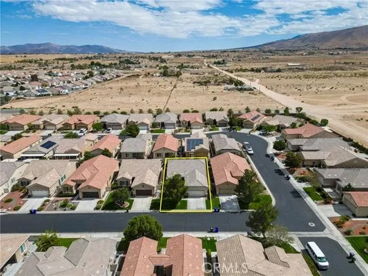 Property Slideshow image 2 of 37 | 10041 wilmington ln, Apple Valley, CA, 92308
