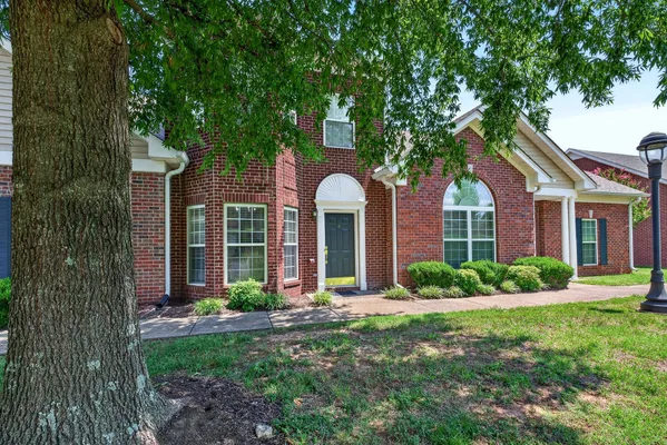 Property Slideshow image 2 of 39 | 8 baker ct, Lebanon, TN, 37087