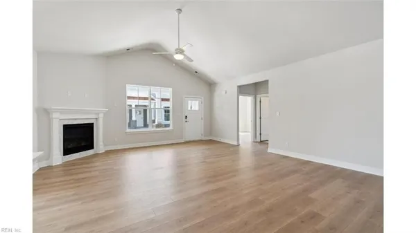 Property Slideshow image 3 of 34 | 2144 edwin dr, Chesapeake, VA, 23322