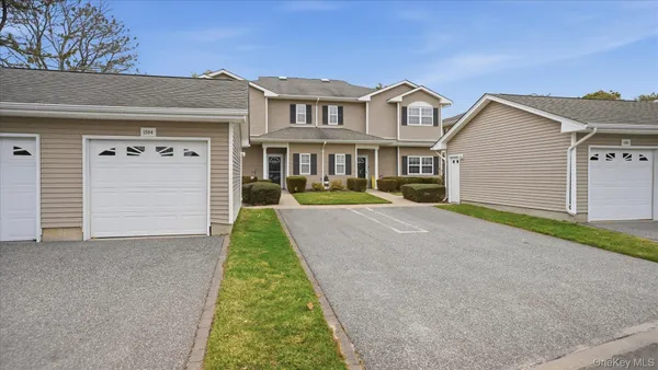 Property Slideshow image 2 of 22 | 1504 aerie way 1504, Southampton, NY, 11942