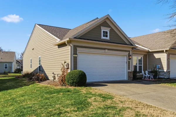 Property Slideshow image 2 of 33 | 127 old towne dr, Mount Juliet, TN, 37122