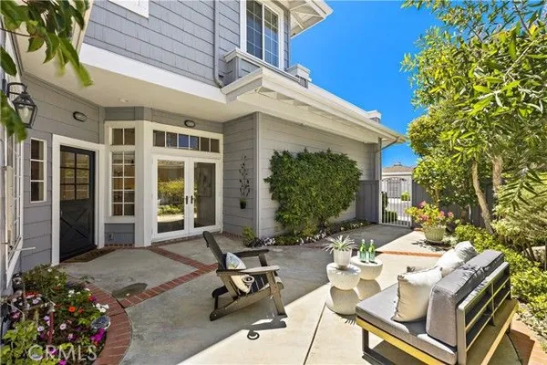 Property Slideshow image 2 of 35 | 3610 daffodil ave 29, Corona Del Mar, CA, 92625