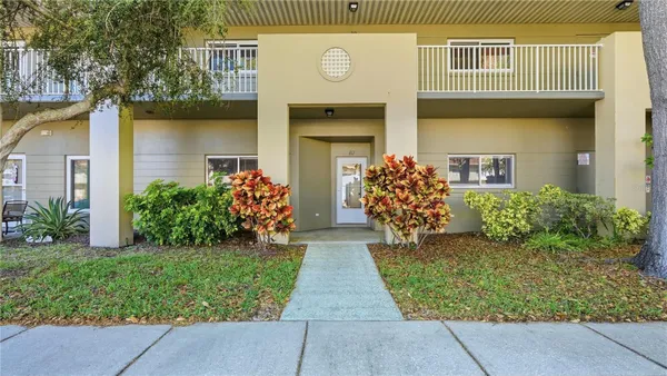 Property Slideshow image 2 of 35 | 2296 monaco ln 10, Clearwater, FL, 33763