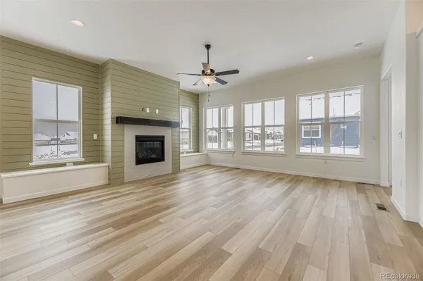 Property Slideshow image 3 of 30 | 8902 s riviera way, Aurora, CO, 80016