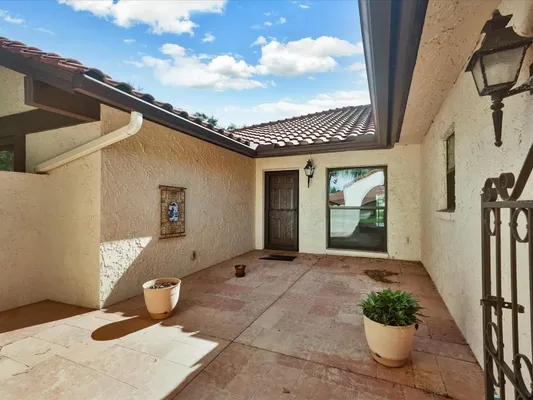 Property Slideshow image 3 of 19 | 7261 golf pointe way way, Sarasota, FL, 34243