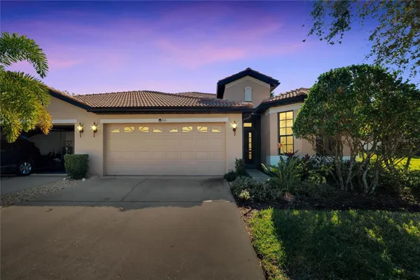 Property Slideshow image 2 of 45 | 204 mystic falls dr, Apollo Beach, FL, 33572