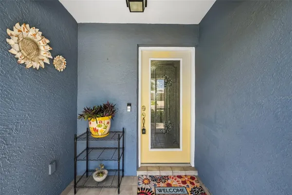 Property Slideshow image 2 of 52 | 2025 new bedford dr, Sun City Center, FL, 33573