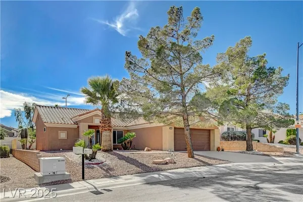 Property Slideshow image 2 of 71 | 10113 cresent creek dr, Las Vegas, NV, 89134