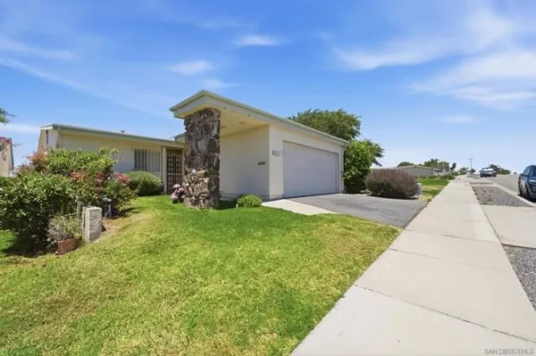 Property Slideshow image 3 of 54 | 3902 n vis 9, Oceanside, CA, 92057