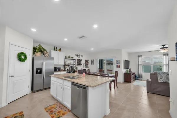 Property Slideshow image 2 of 35 | 2826 van amber ct, Lakeland, FL, 33811