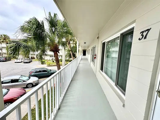 Property Slideshow image 3 of 41 | 2071 australia way 37, Clearwater, FL, 33763