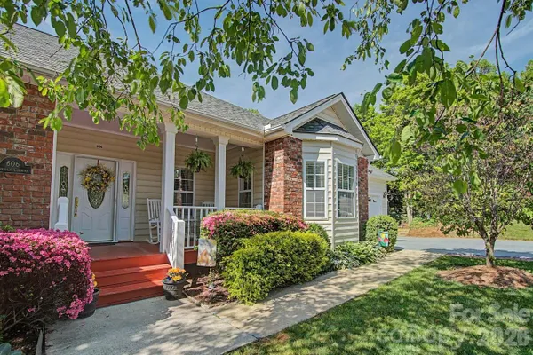 Property Slideshow image 3 of 48 | 606 carriage commons dr, Hendersonville, NC, 28791