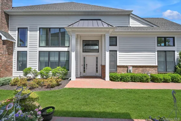 Property Slideshow image 2 of 6 | 82101 spruce pond cir, Oyster Bay, NY, 11803