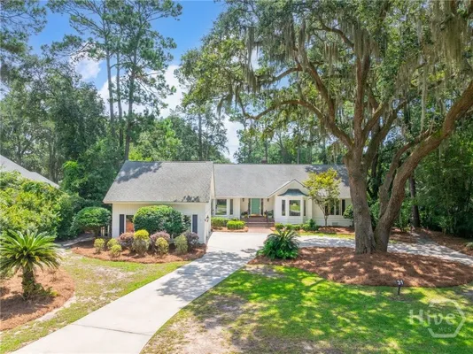 Property Slideshow image 2 of 38 | 31 sweetgum xing, Savannah, GA, 31411