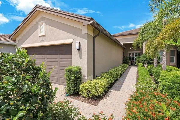 Property Slideshow image 3 of 38 | 28436 burano dr, Bonita Springs, FL, 34135
