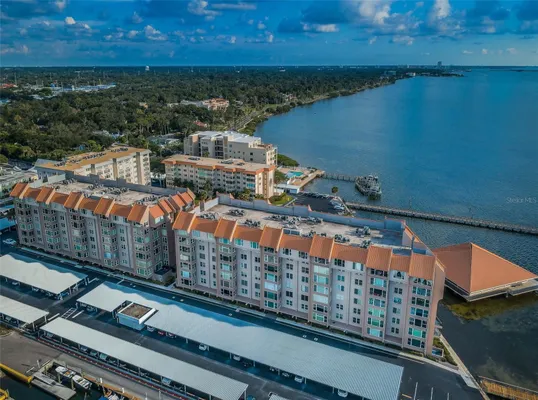 Property Slideshow image 2 of 33 | 634 edgewater dr 447, Dunedin, FL, 34698
