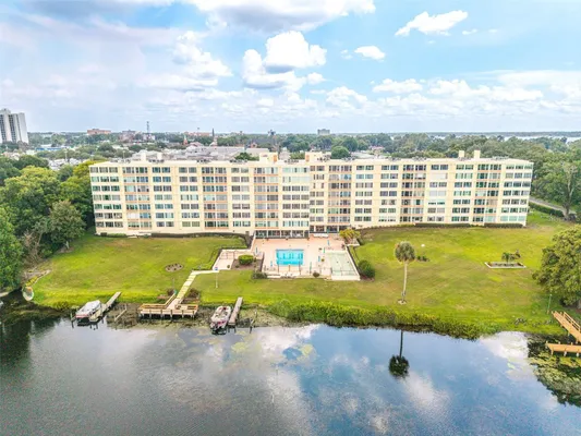 Property Slideshow image 2 of 34 | 700 mirror ter 511, Winter Haven, FL, 33881