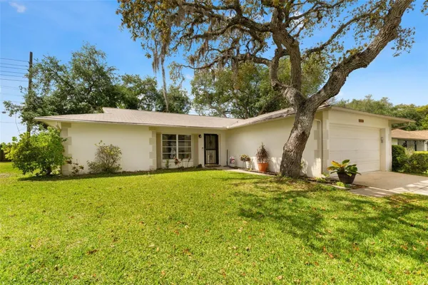 Property Slideshow image 2 of 37 | 8510 winding wood dr, Port Richey, FL, 34668