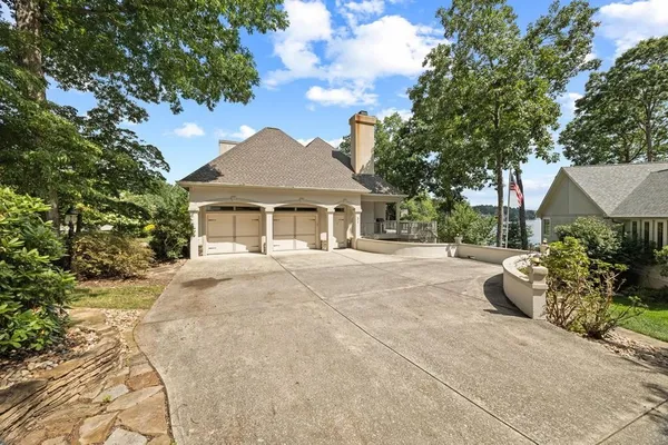 Property Slideshow image 3 of 49 | 31 markham ter, Crossville, TN, 38558