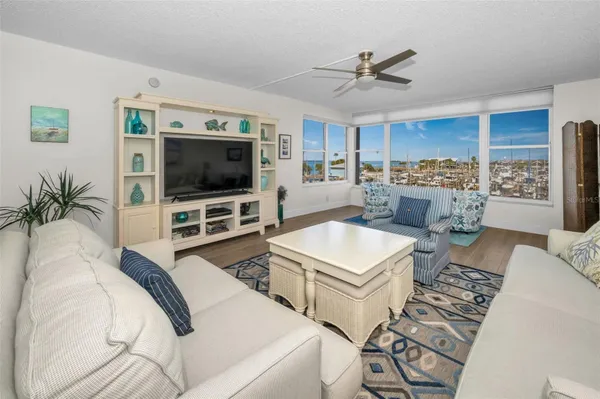 Property Slideshow image 3 of 23 | 634 edgewater dr 348, Dunedin, FL, 34698