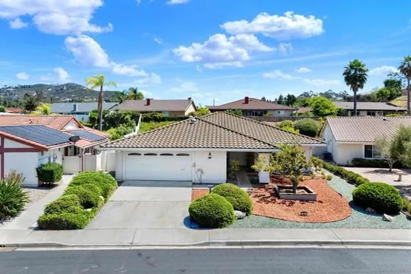 Property Slideshow image 2 of 56 | 12621 opimo dr, San Diego, CA, 92128