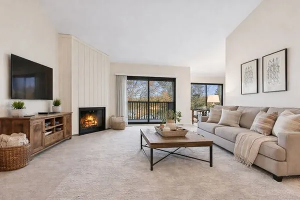 Property Slideshow image 3 of 46 | 33 shoreline rd b, Lake Barrington, IL, 60010