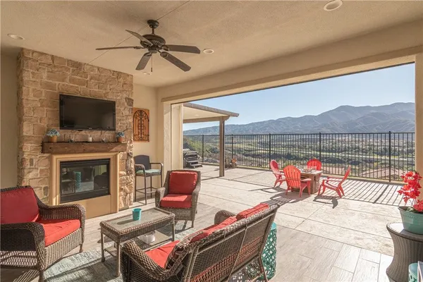 Property Slideshow image 2 of 62 | 11523 explorer ct, Corona, CA, 92883