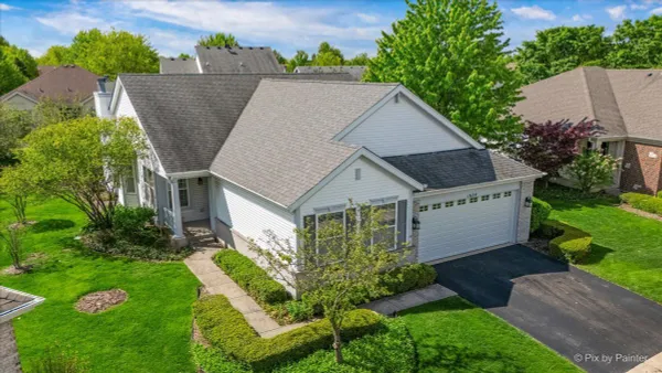 Property Slideshow image 2 of 37 | 1624 mansfield dr, Aurora, IL, 60502