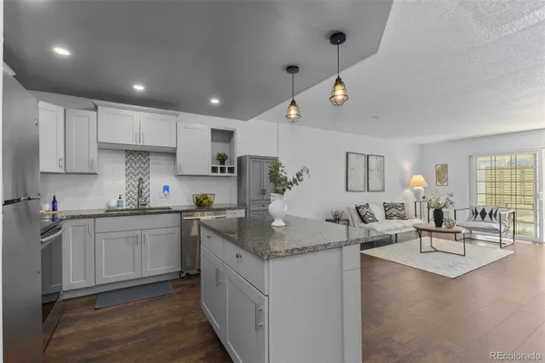 Property Slideshow image 2 of 40 | 610 s clinton st apt 10a, Denver, CO, 80247