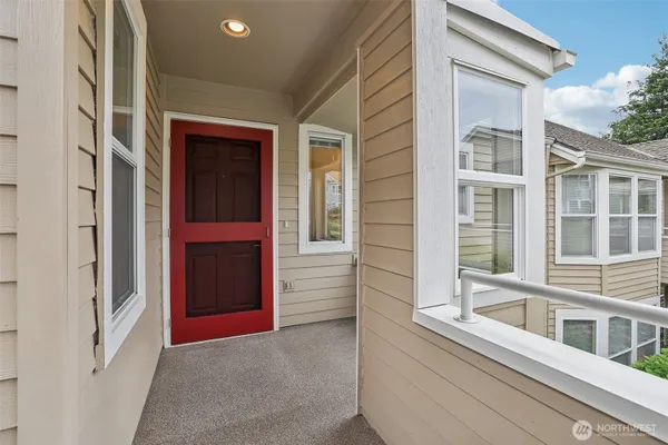 Property Slideshow image 3 of 40 | 22410 se 42nd ter 2224, Issaquah, WA, 98029