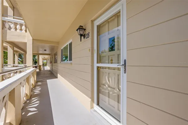 Property Slideshow image 2 of 38 | 2350 haitian dr 28, Clearwater, FL, 33763
