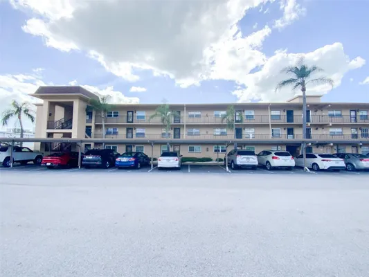 Property Slideshow image 2 of 37 | 1370 heather ridge blvd 204, Dunedin, FL, 34698