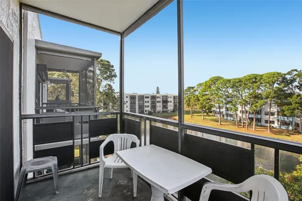 Property Slideshow image 3 of 26 | 5980 80th st n unit 405, St Petersburg, FL, 33709