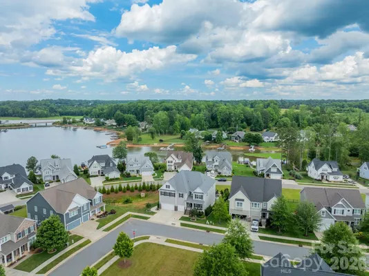 Property Slideshow image 2 of 45 | 208 canoe pole ln, Mooresville, NC, 28117