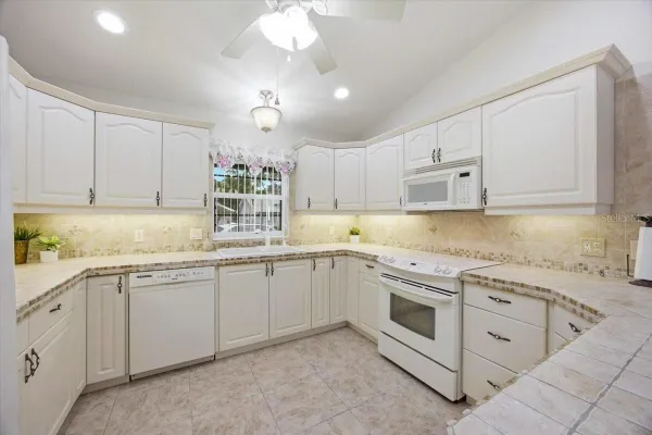 Property Slideshow image 3 of 42 | 477 sweetwater way, Haines City, FL, 33844