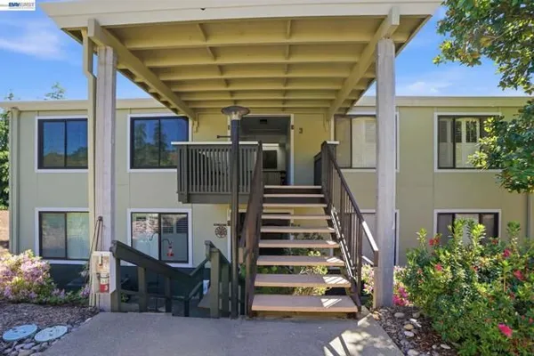 Property Slideshow image 2 of 23 | 1732 oakmont dr 4, Walnut Creek, CA, 94595