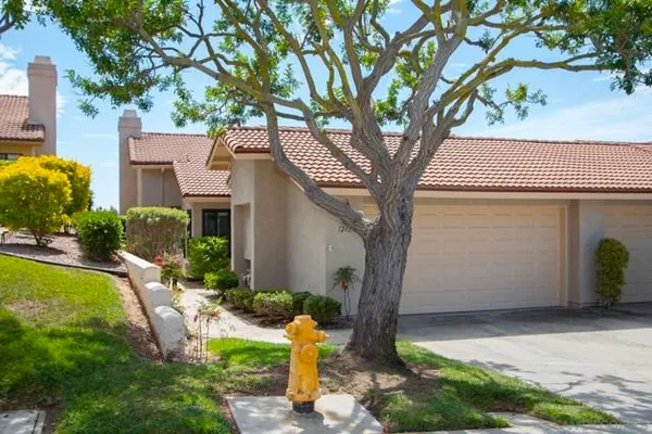 Property Slideshow image 2 of 40 | 12733 via nasca, San Diego, CA, 92128