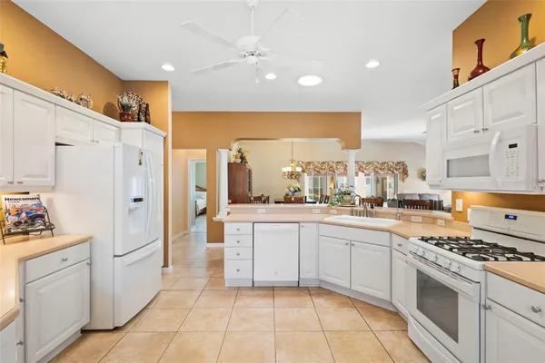 Property Slideshow image 3 of 45 | 7177 se 172nd hazelwood loop, The Villages, FL, 32162