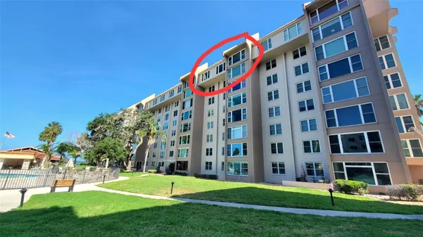 Property Slideshow image 2 of 24 | 632 edgewater dr 832, Dunedin, FL, 34698